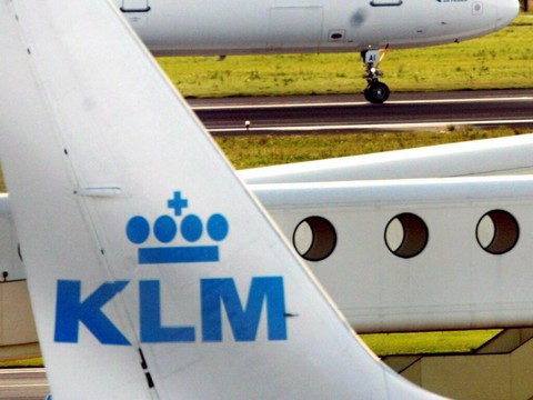 Air France-KLM réduit ses pertes après une 