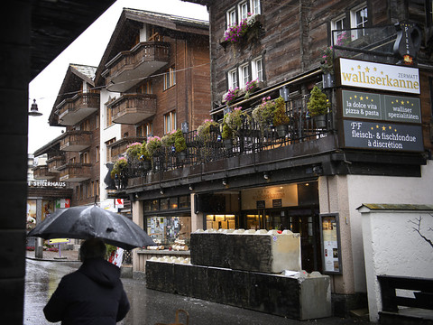 Demande de détention provisoire pour les 3 restaurateurs de Zermatt