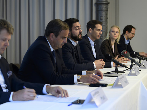 Un comité interpartis défend l'utilité du certificat Covid-19