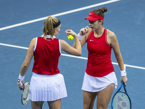 Bencic/Teichmann envoient la Suisse en demi-finale