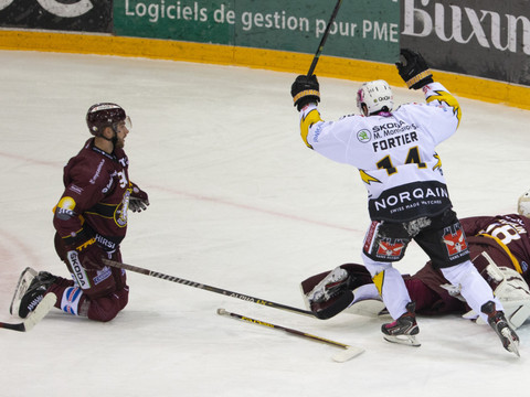 Genève se saborde contre Ajoie, Davos nouveau leader