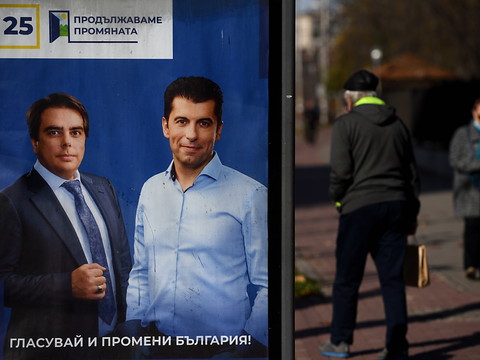 Un nouveau duo anti-corruption donné en tête des législatives