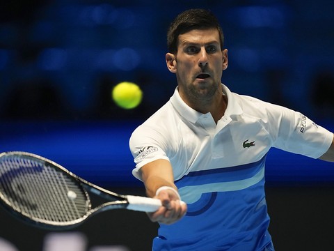 Djokovic domine Ruud en deux sets