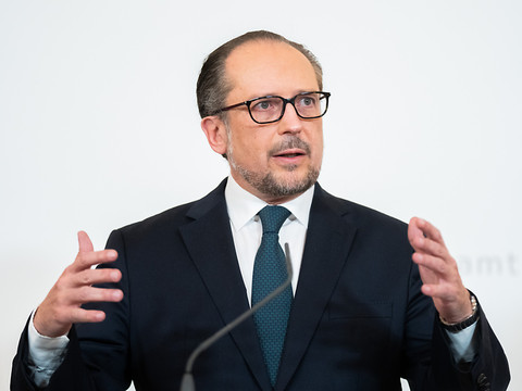 Autriche: le confinement des non vaccinés 