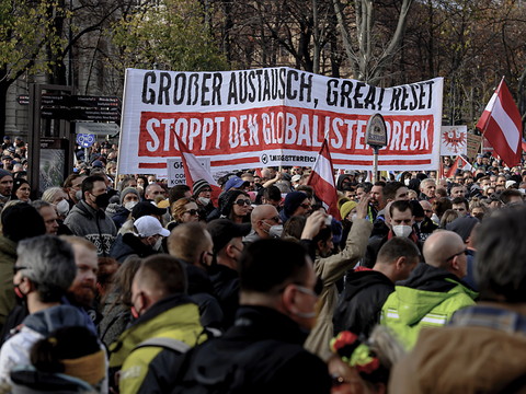 Vaccination obligatoire: dizaines de milliers de manifestants à Vienne