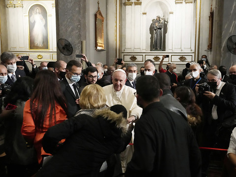 Le pape préside une prière oecuménique avec des migrants à Chypre