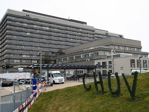 Cinquième vague de Covid-19: le CHUV est plein, selon son directeur
