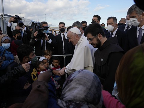 Le pape appelle à mettre fin à un 
