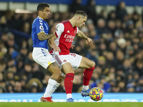 Retour précoce de Granit Xhaka, Arsenal battu