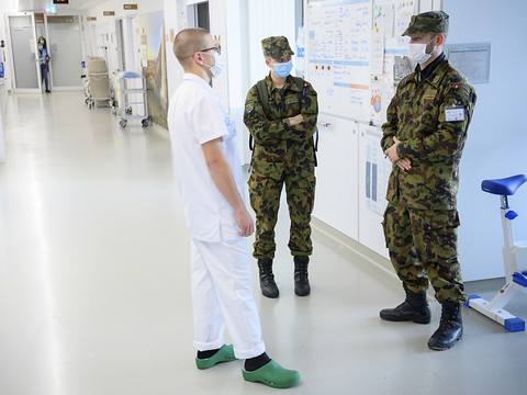 Des militaires renforcent le dispositif vaccinal dans le Jura