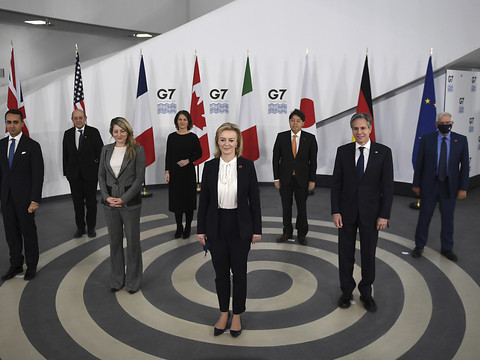 Au G7, fermes avertissements à l'Iran et à la Russie