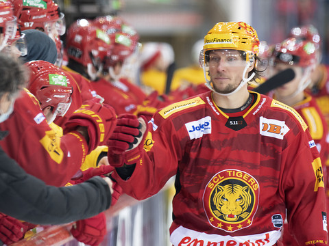 Jesper Olofsson marque et marque encore