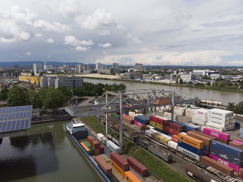 Les industries exportatrices suisses ont toujours le vent en poupe