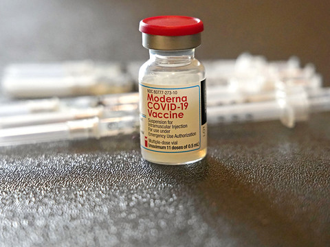 Lien confirmé entre le vaccin Moderna et des problèmes cardiaques