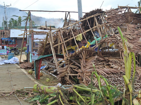 Le passage du typhon Rai a fait au moins 108 morts aux Philippines