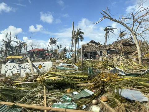 Philippines: le typhon Rai fait 375 morts