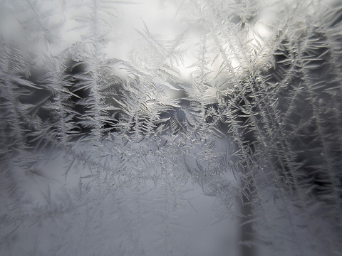 Matinée la plus froide de l'année à Viège (VS) et Boltigen (BE)