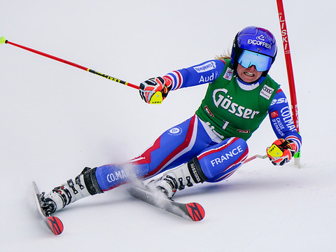 1re manche: Worley aux commandes, Rast 9e