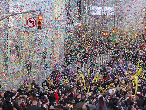 Malgré le Covid, New York fait la fête sur Times Square