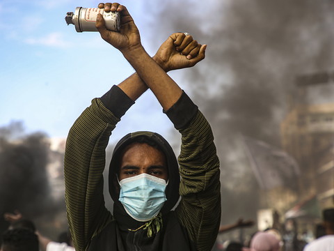 Deux nouveaux manifestants tués dans un pays coupé du monde