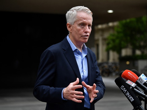 Tiley exhorte Djokovic à dire la raison de sa dérogation