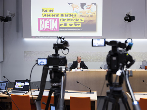 Le comité référendaire s'oppose à des médias 