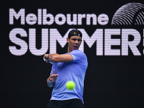 Retour gagnant pour Nadal
