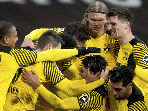 Bundesliga: Borussia Dortmund revient à six points du leader