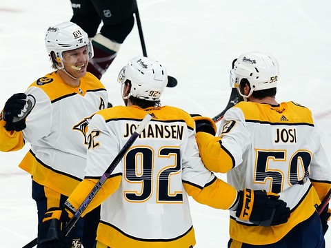 La première étoile pour Josi, deux assists pour Meier