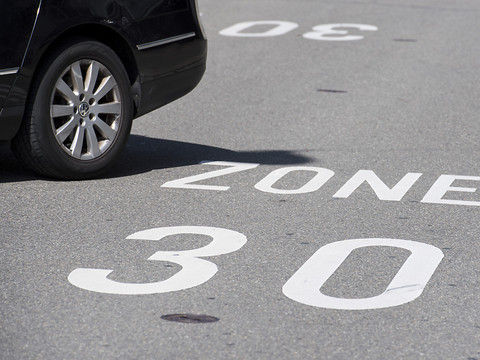 Les Suisses pour la cohabitation du 30 et du 50 km/h (sondage)