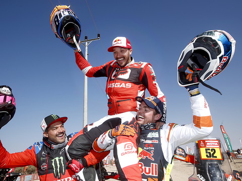 Motos: Sam Sunderland triomphe
