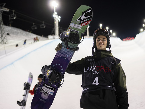Jan Scherrer, deuxième, devance Shaun White