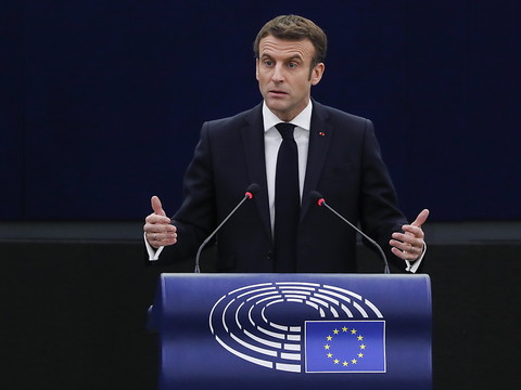 Macron propose 