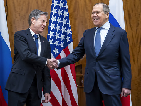 Les Etats-Unis font un pas vers Moscou en promettant de répondre