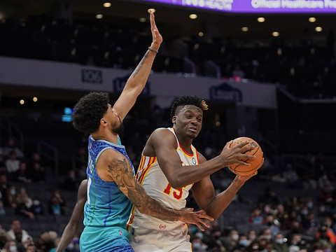 Un quatrième succès de rang pour les Hawks