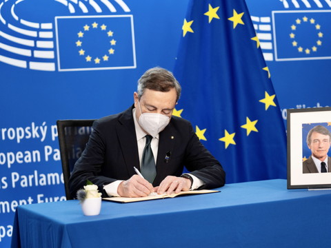 Draghi ou un outsider pour succéder à Mattarella?