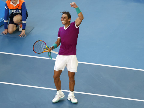 Rafael Nadal gagne un combat de 4h08'