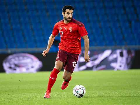 Eray Cömert signe à Valence