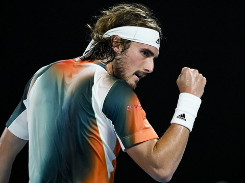 Tsitsipas écoeure Sinner en quart de finale