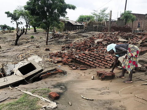 La tempête Ana laisse des dizaines de milliers de sinistrés