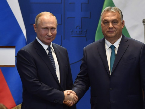 Viktor Orban affiche sa complicité avec Poutine