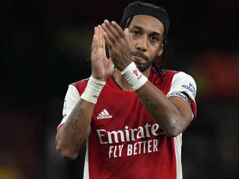 Pierre-Emerick Aubameyang débarque à Barcelone