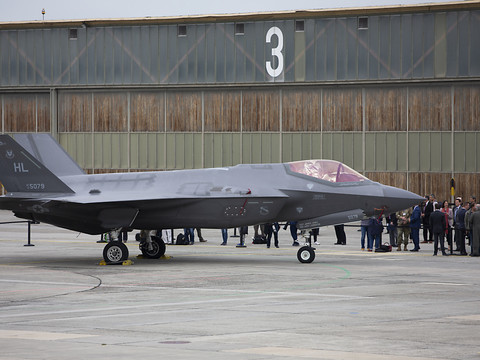 Le F-35 est un peu plus bruyant que le F/A-18