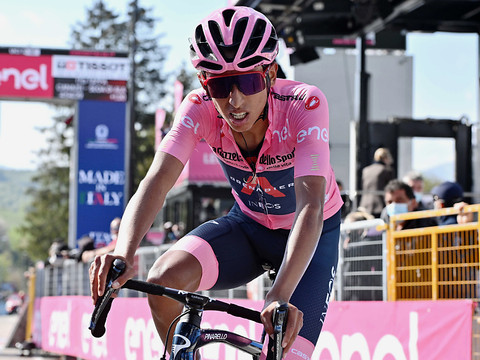 Egan Bernal confronté à 