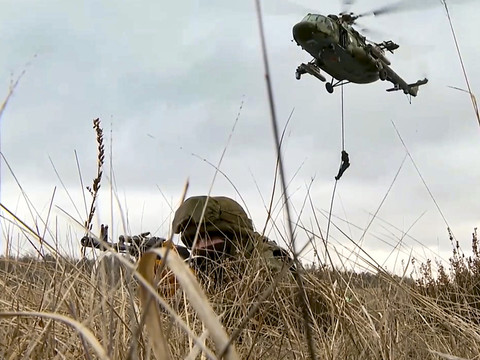 Risque d'une guerre en Europe plus fort que jamais, dit Washington