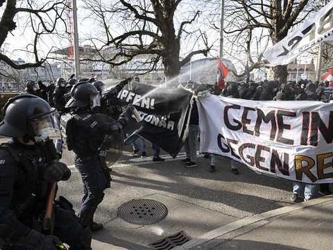 Deux manifestations opposées sur fond de Covid à Zurich