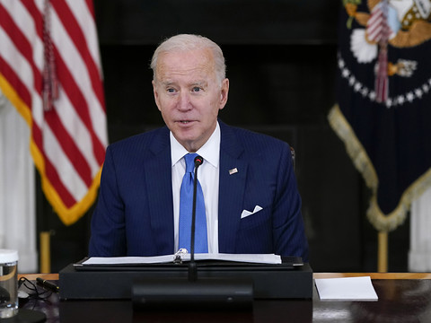 Ukraine: Biden et Zelensky veulent poursuivre 