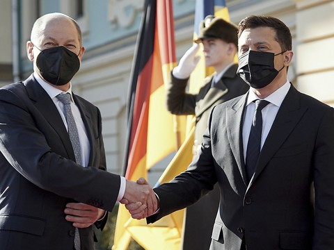 La diplomatie semble conserver une chance