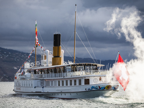 Le bateau-salon vapeur Rhône retrouve les eaux du Léman