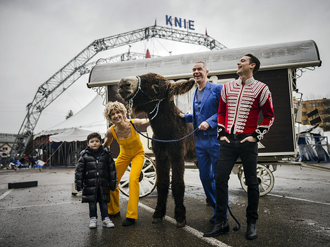 Cirque Knie 2022 avec le Duo Fullhouse et encore Bastian Baker